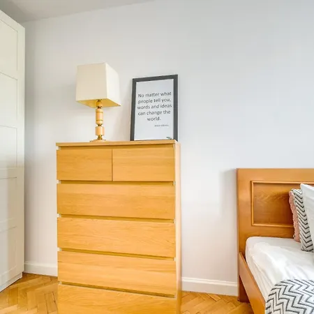 Apartman Full Location In Center Varsó